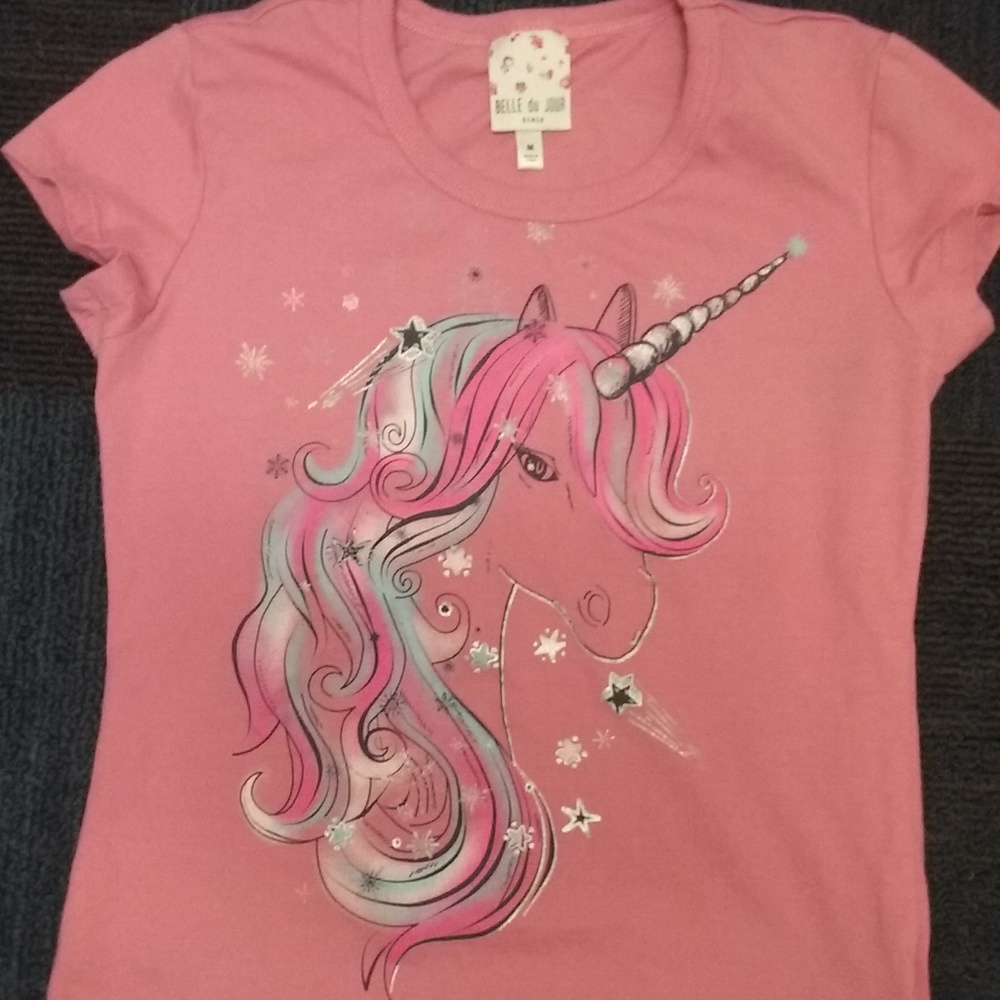 🏡 Belle du Jour Girls Graphic T-shirt.